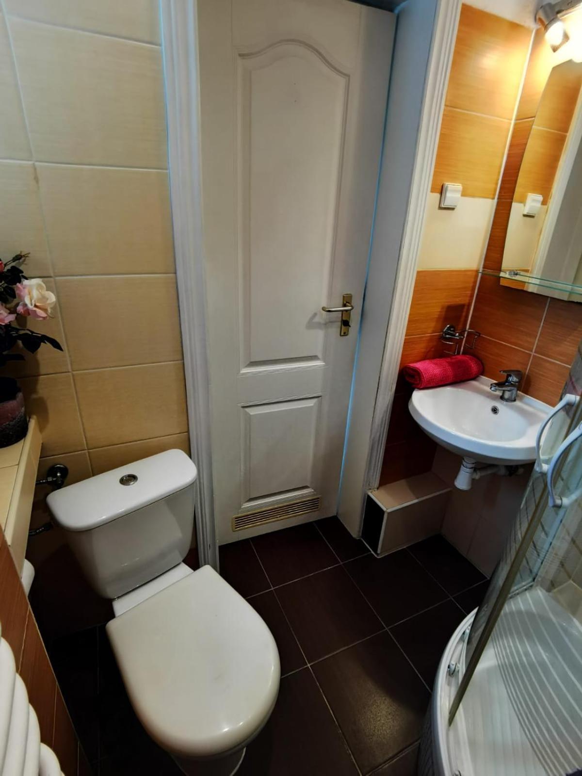 Wynajem Apartamentow I Pokoi. Устроне Морске Екстериор снимка